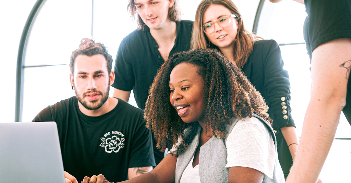 découvrez l'importance de la collaboration dans le monde professionnel et personnel. apprenez comment travailler ensemble pour atteindre des objectifs communs, améliorer la communication et favoriser un environnement créatif et productif.