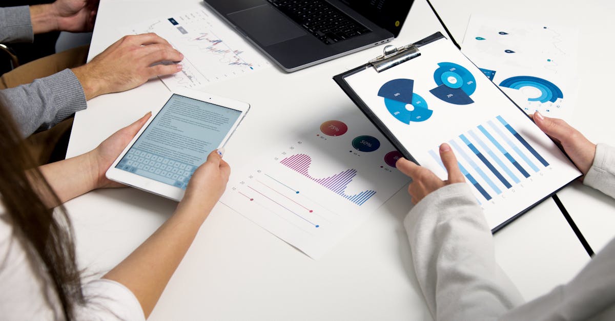 découvrez comment réaliser une analyse approfondie de vos concurrents pour affiner votre stratégie commerciale. apprenez à identifier les points forts et les faiblesses de vos rivaux afin de mieux positionner votre entreprise sur le marché. maximisez vos performances grâce à des insights pertinents.