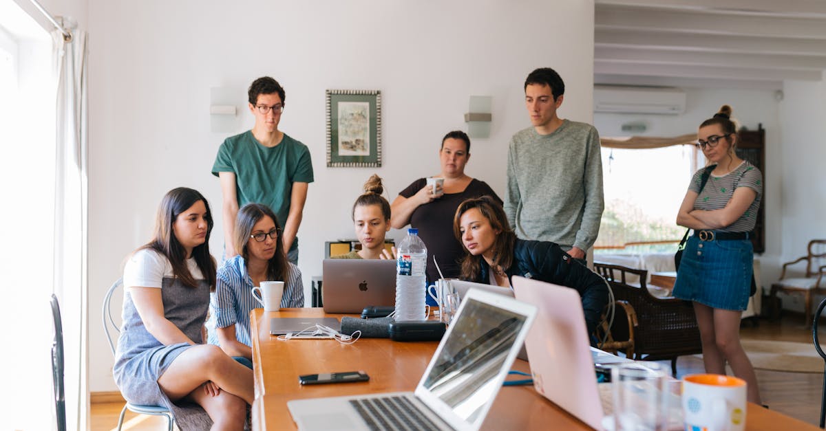 découvrez l'art de la communication efficace : des conseils pratiques, des techniques innovantes et des stratégies pour améliorer vos compétences en communication personnelle et professionnelle.