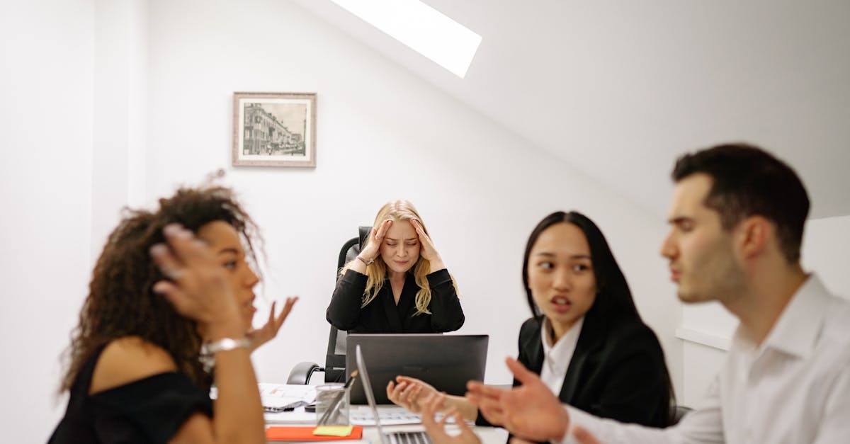 découvrez des stratégies efficaces de gestion des conflits pour améliorer la communication, renforcer les relations et favoriser un environnement harmonieux. apprenez à résoudre les différends de manière constructive et à transformer les conflits en opportunités de croissance.