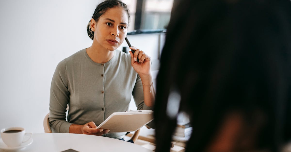 découvrez l'importance de l'évaluation ergonomique pour améliorer le bien-être et la productivité au travail. apprenez comment une analyse approfondie de l'environnement de travail peut réduire les risques de blessures et optimiser le confort.