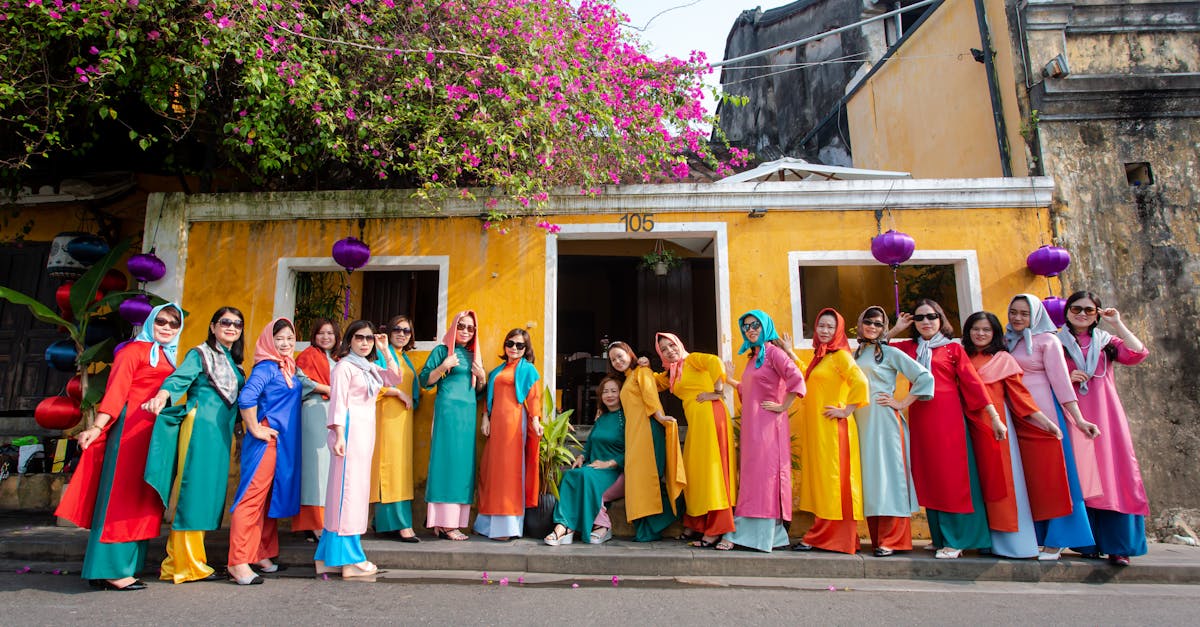 découvrez la richesse de la culture locale à travers ses traditions, ses festivals et ses artisans. plongez dans l'authenticité des pratiques, des saveurs et des événements qui font la singularité de chaque région. explorez et appréciez l'identité culturelle qui unie les communautés.