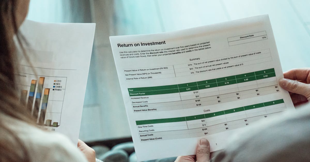 découvrez l'importance de l'étude de marché pour comprendre les besoins des consommateurs, analyser la concurrence et optimiser votre stratégie commerciale. plongez dans des méthodes efficaces pour recueillir des données précieuses et prendre des décisions éclairées.