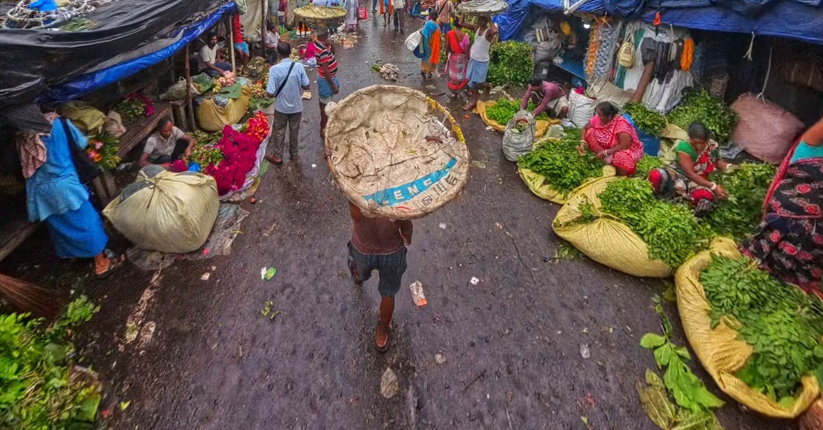 découvrez les enjeux et les techniques de la segmentation de marché, une stratégie clé pour cibler efficacement votre clientèle et maximiser vos ventes. apprenez à identifier les segments de marché pertinents pour adapter votre offre et optimiser vos campagnes marketing.