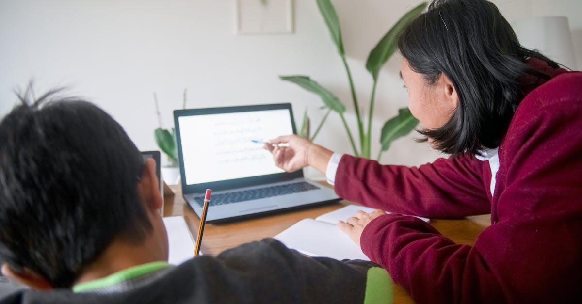 découvrez les études en neuroergonomie, une discipline révolutionnaire qui explore l'interaction entre le cerveau humain et les environnements de travail. apprenez comment ces recherches améliorent la productivité, le bien-être et la conception des espaces de travail.